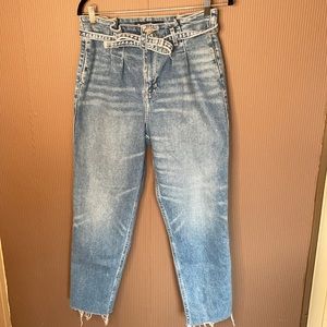 Hollister blue jeans high rise size 7r w28 L27